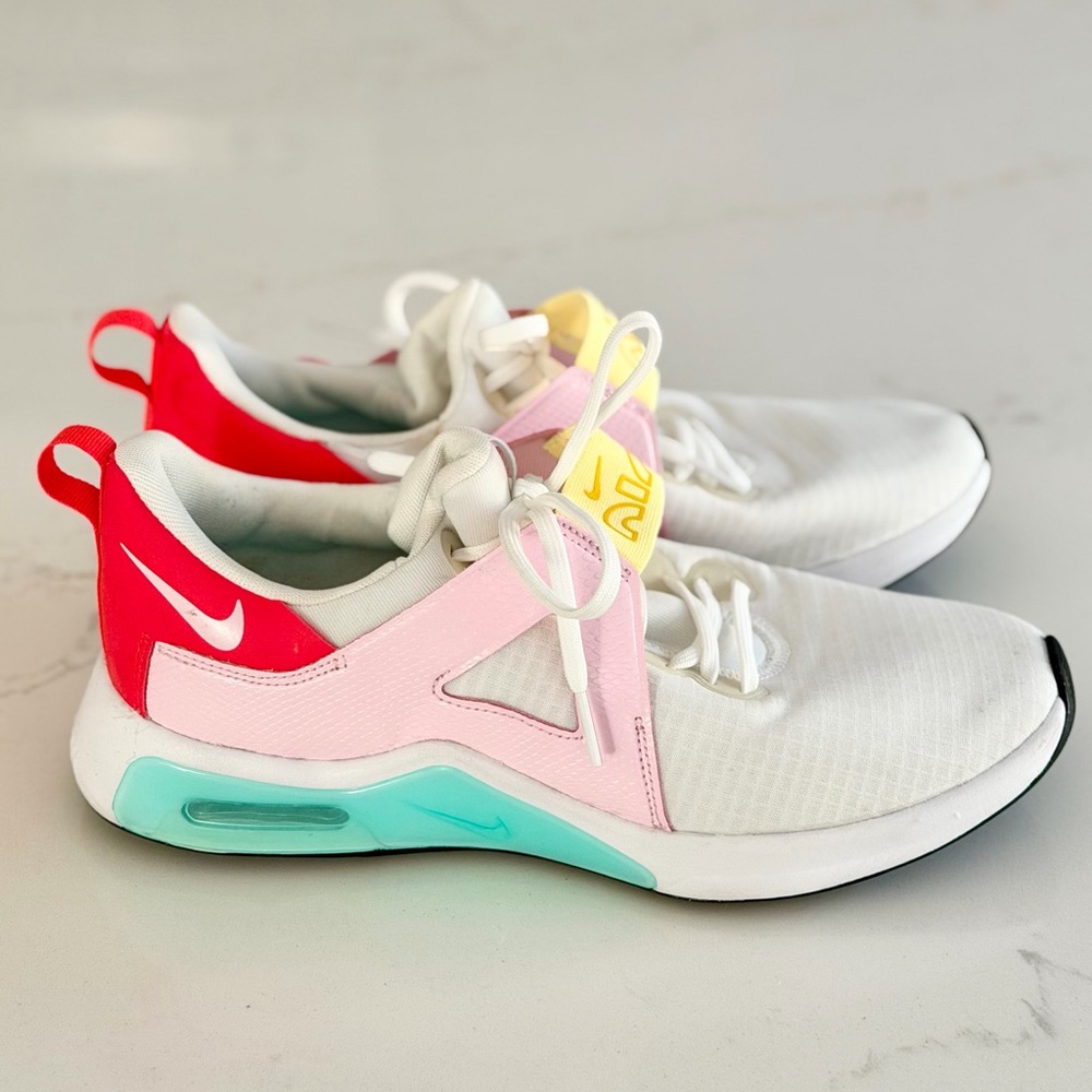 Rare! Nike Air Max Bella TR 5 White Pink Foam 9